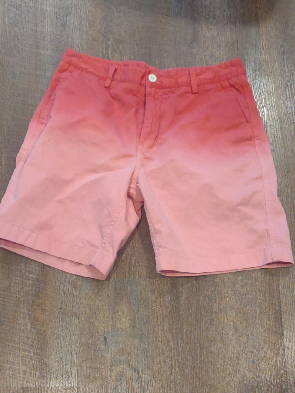 Vineyard Vines Men's 32  Ombre Pink Cotton Shorts